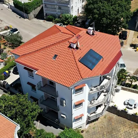 ゲストハウス Mary マリンスカ